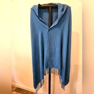 UNKNOWN BRAND BLUE CASHMERE, WOOL & VISCOSE BLEND SUPER SOFT FRINGED WRAP/SCARF
